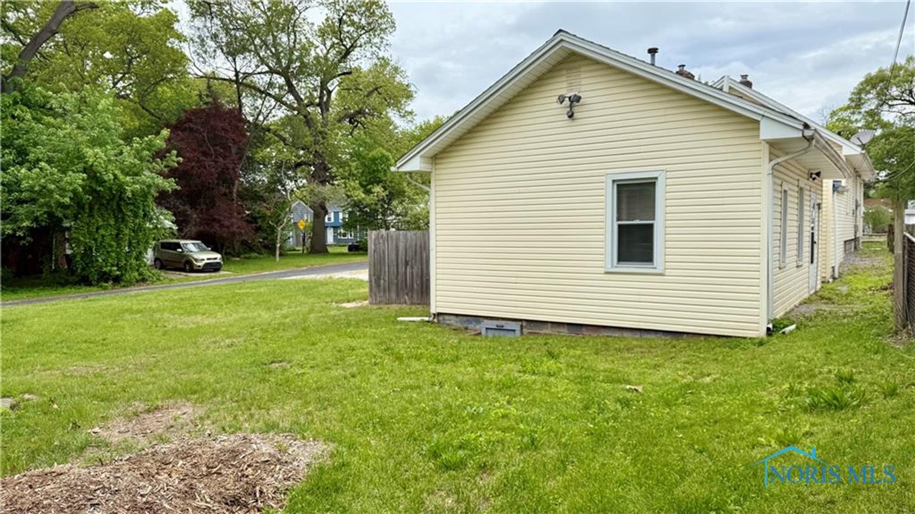 Image for MINIMUM BID AUCTION $99,000! 2659 Oak Grove Pl