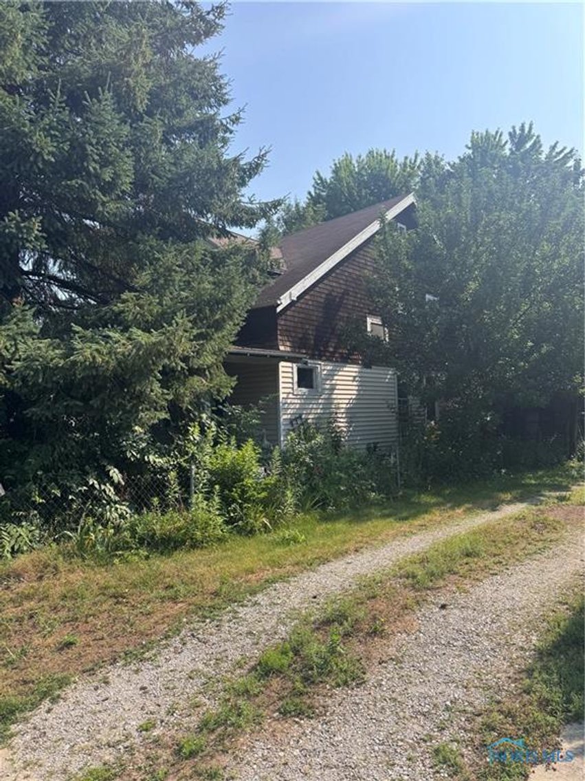 Image for MINIMUM BID AUCTION $25,000! 1441 Maumee St