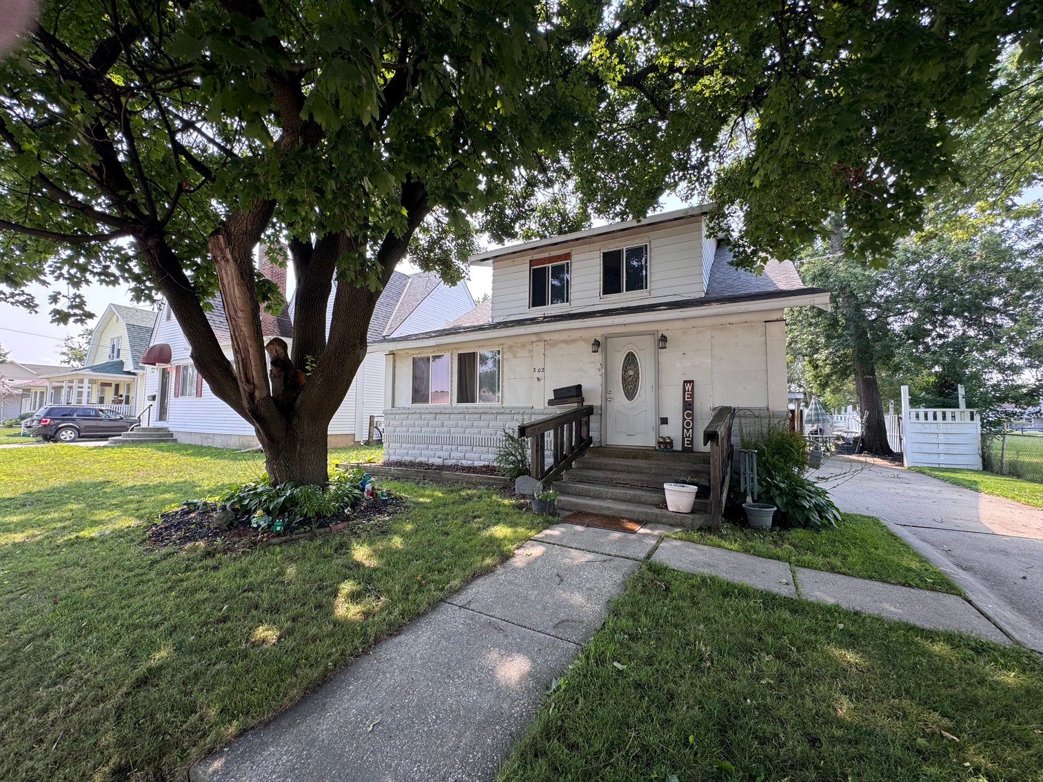 Image for MINIMUM BID AUCTION $59,000! 202 E Union St