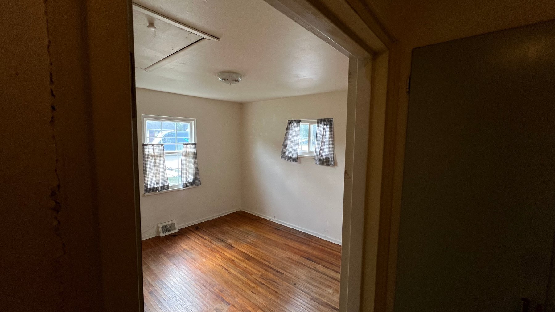 Image for MINIMUM BID AUCTION $89,000! 850 Lamonde Dr