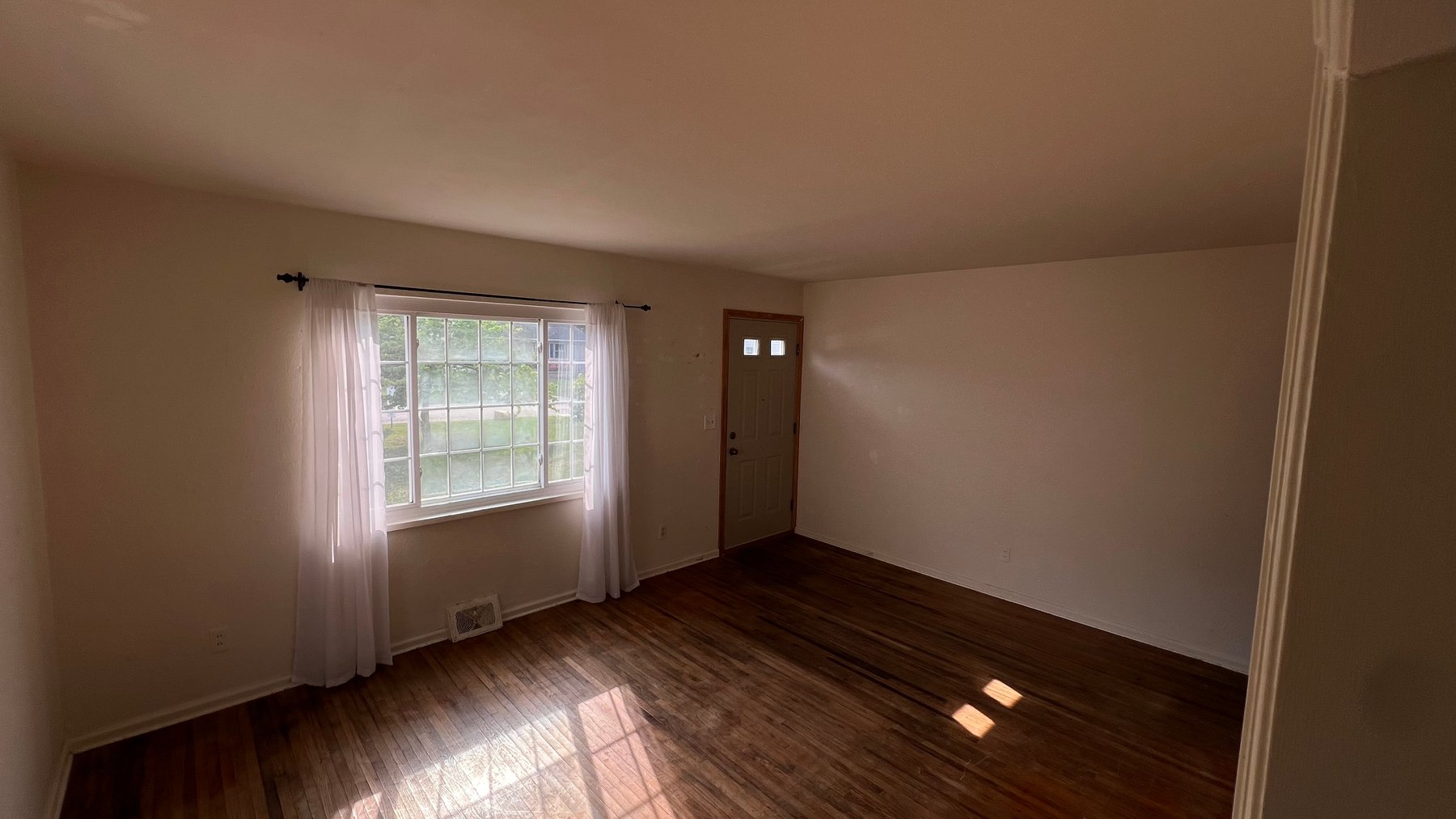 Image for MINIMUM BID AUCTION $89,000! 850 Lamonde Dr