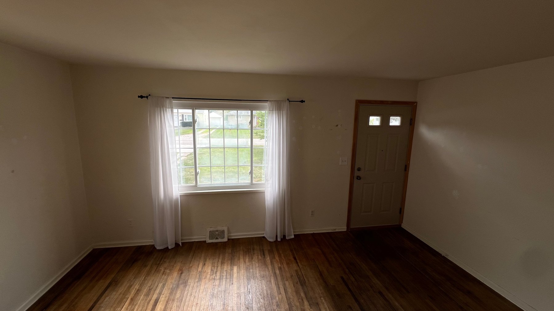 Image for MINIMUM BID AUCTION $89,000! 850 Lamonde Dr