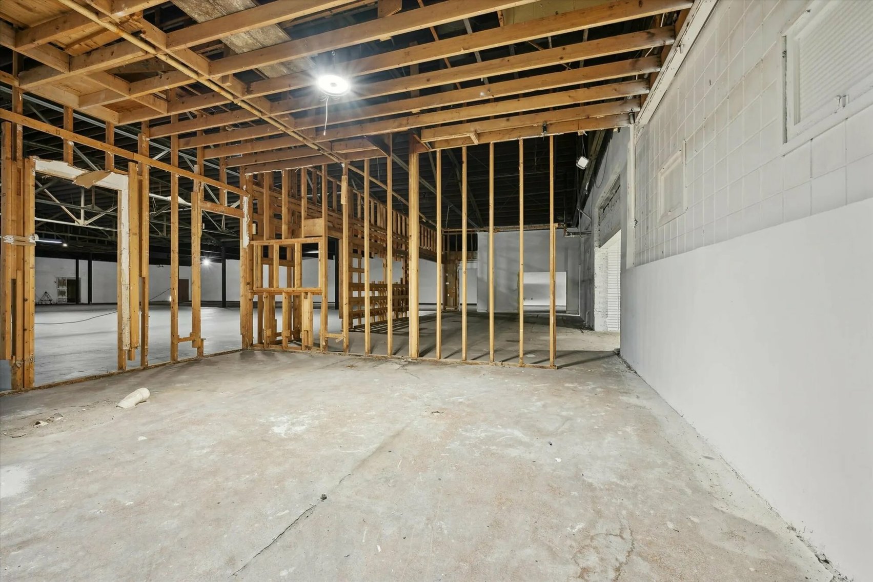 Image for MINIMUM BID AUCTION $369,000! 969 Dixie Hwy