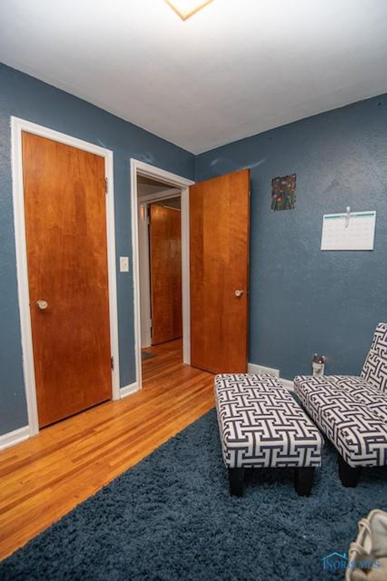 Image for SOLD PRIOR TO AUCTION! 3228 Manhattan