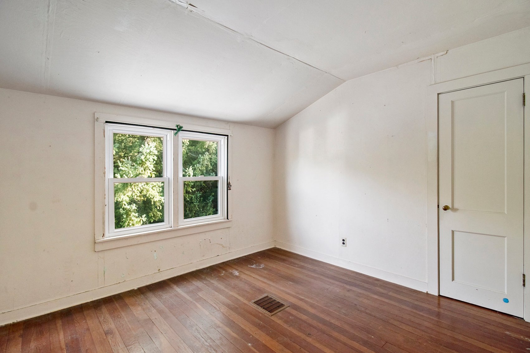 Image for MINIMUM BID AUCTION $79,000! 5400 E Albain Rd