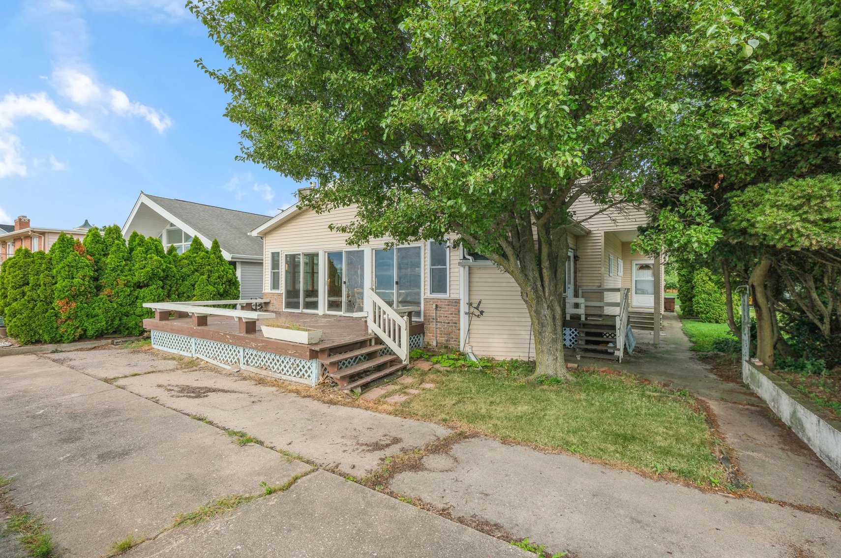 Image for MINIMUM BID AUCTION $425,000! 12294 Lakeshore Dr