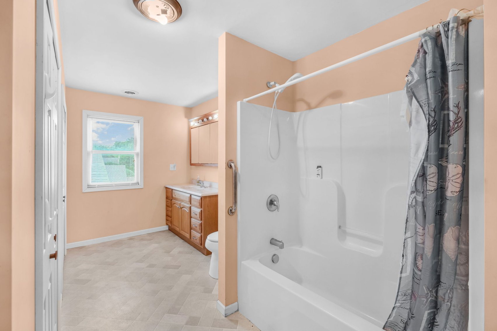 Image for MINIMUM BID AUCTION $425,000! 12294 Lakeshore Dr