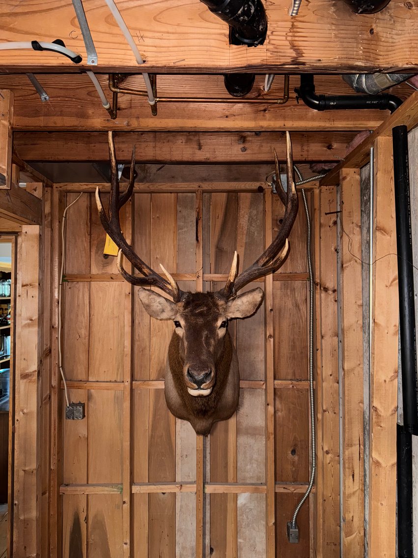 Image for VINTAGE FURNITURE, TOOLS, ARTWORK AND HOUSEHOLD ITEMS ONLINE ONLY AUCTION