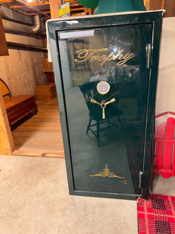 Image for VINTAGE FURNITURE, TOOLS, ARTWORK AND HOUSEHOLD ITEMS ONLINE ONLY AUCTION