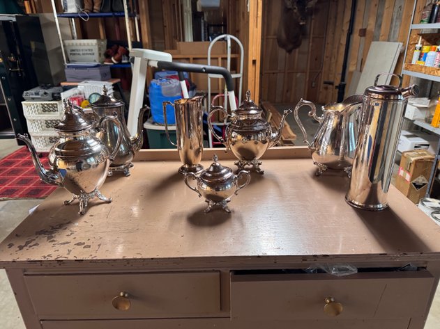 Image for VINTAGE FURNITURE, TOOLS, ARTWORK AND HOUSEHOLD ITEMS ONLINE ONLY AUCTION