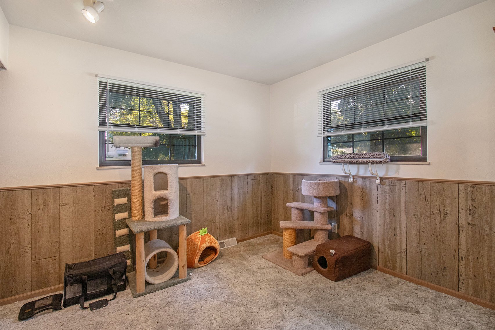 Image for MINIMUM BID AUCTION $129,000! 6051 Dellwood