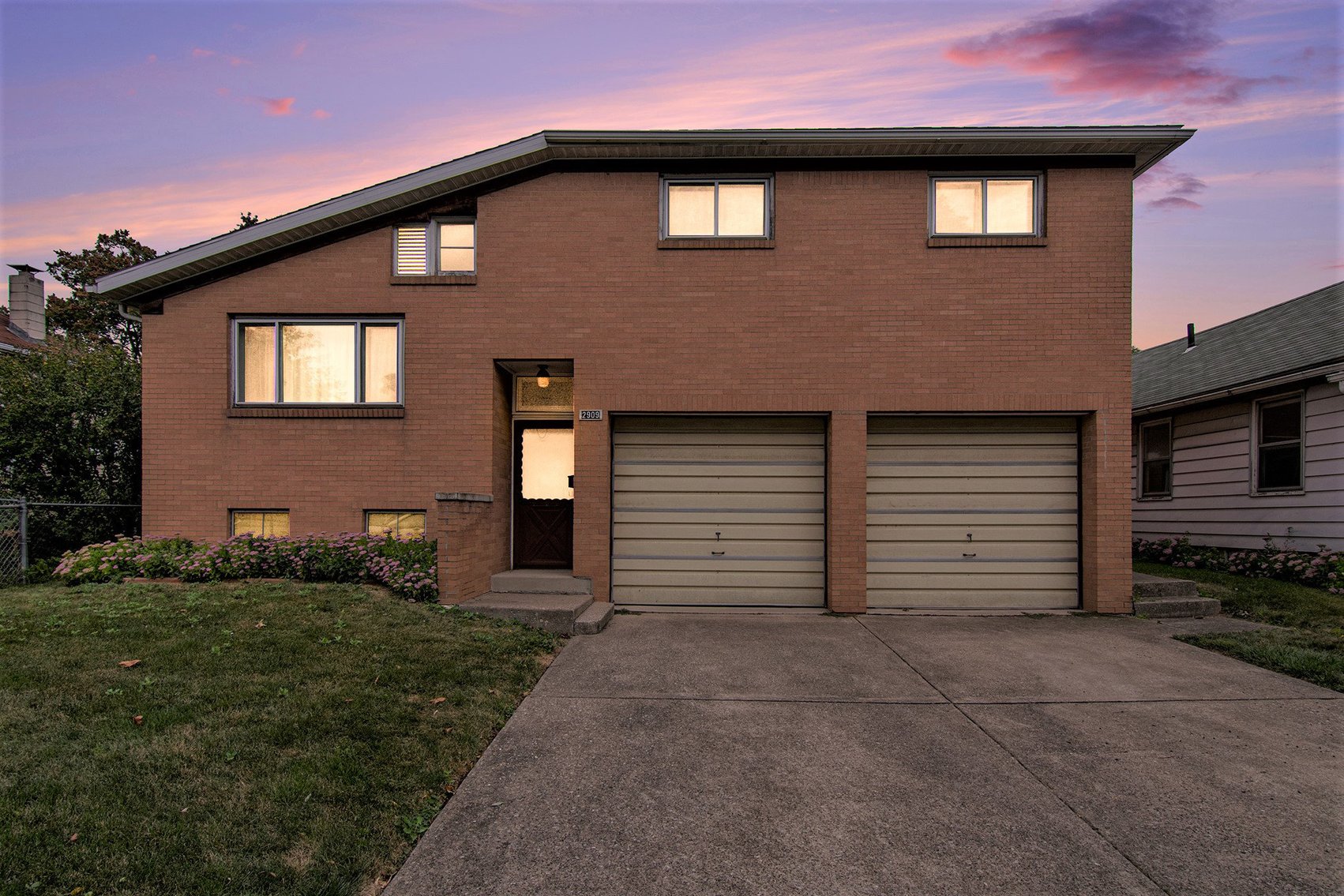 Image for MINIMUM BID AUCTION $119,000! 2909 111th St