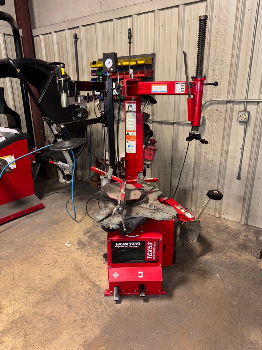 Image for AUTO BODY SHOP ONLINE ONLY AUCTION