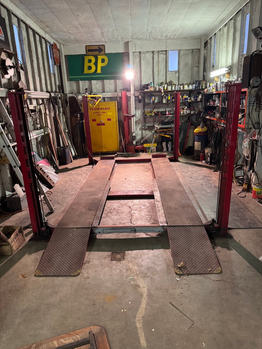 Image for TOOLS, ANTIQUES AND HOUSEHOLD ITEMS ONLINE ONLY AUCITON