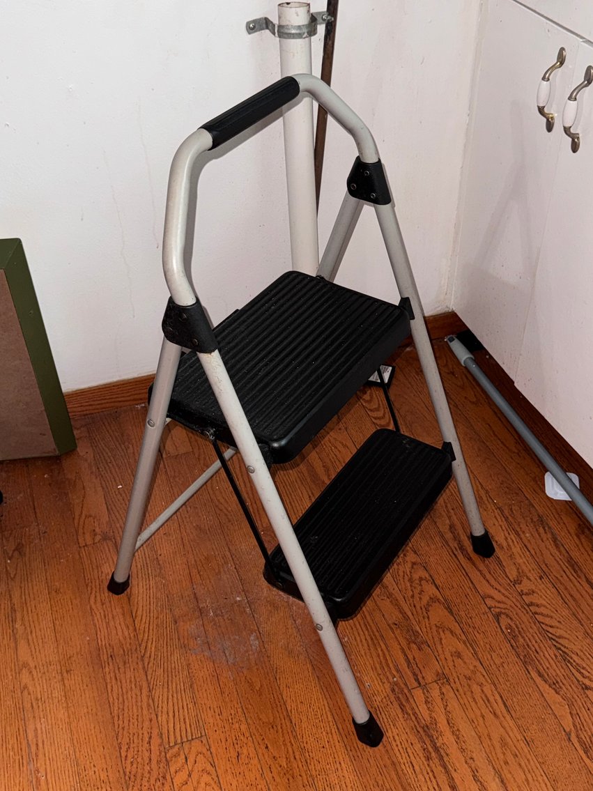 Image for TOOLS, CORNINGWARE AND HOUSEHOLD ITEMS ONLINE ONLY AUCTION