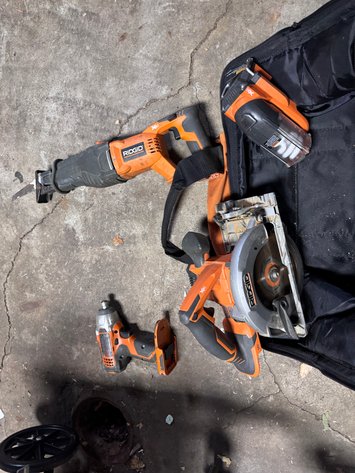 Image for TOOLS, CORNINGWARE AND HOUSEHOLD ITEMS ONLINE ONLY AUCTION