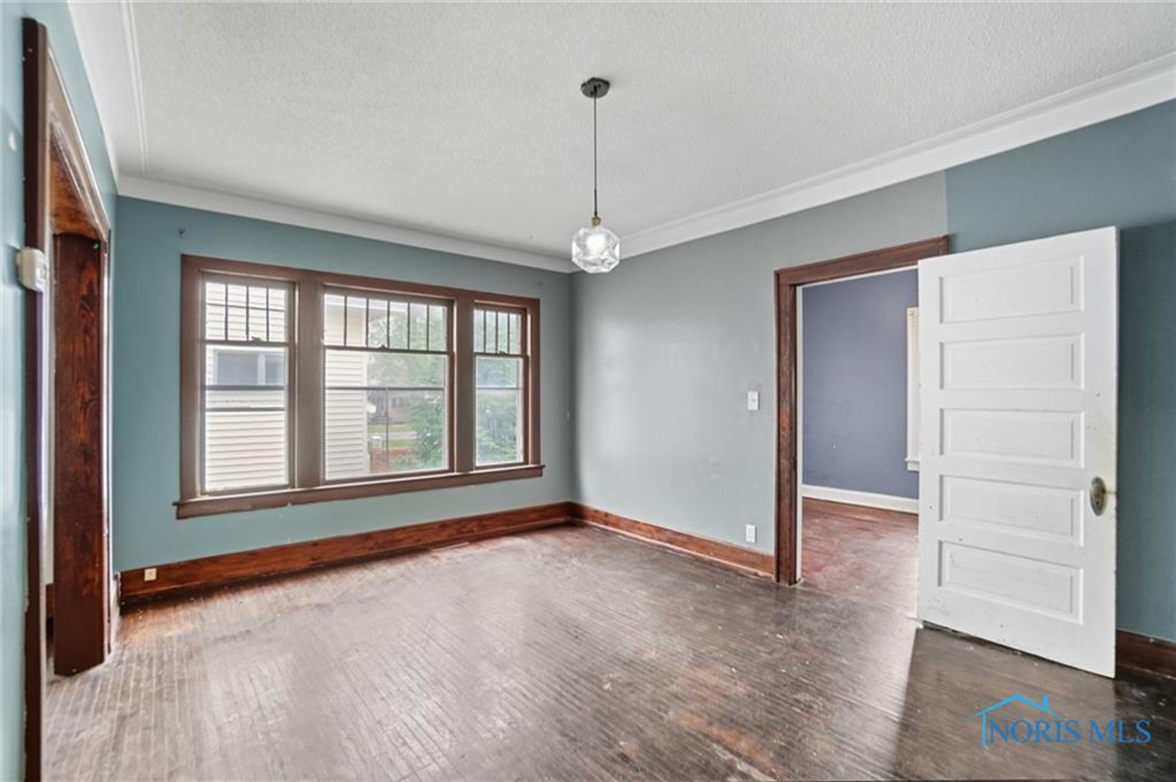 Image for MINIMUM BID AUCTION $149,000! 325 Greenlawn Ave