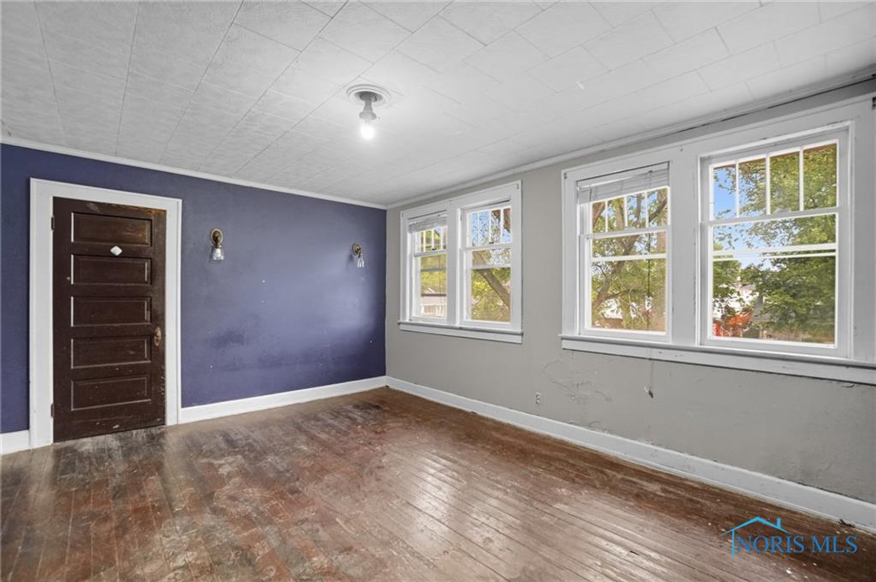 Image for MINIMUM BID AUCTION $149,000! 325 Greenlawn Ave