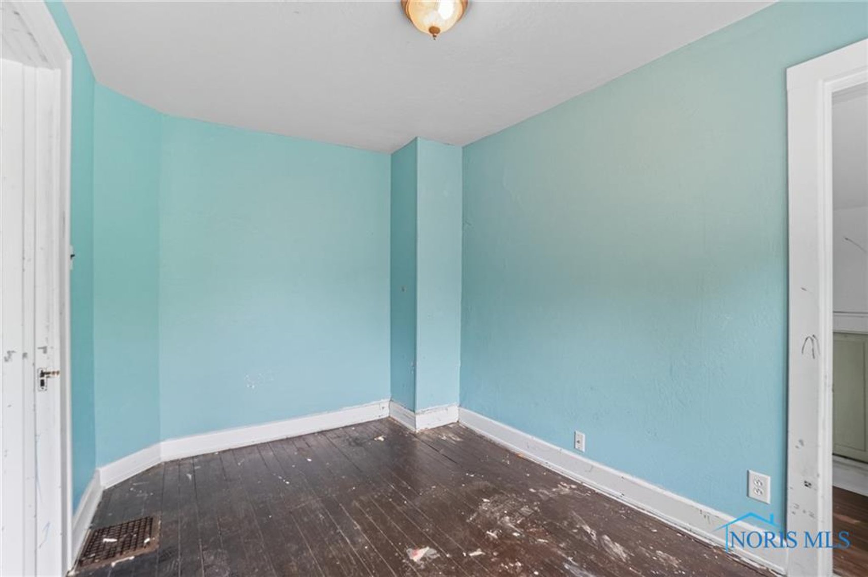 Image for MINIMUM BID AUCTION $149,000! 325 Greenlawn Ave