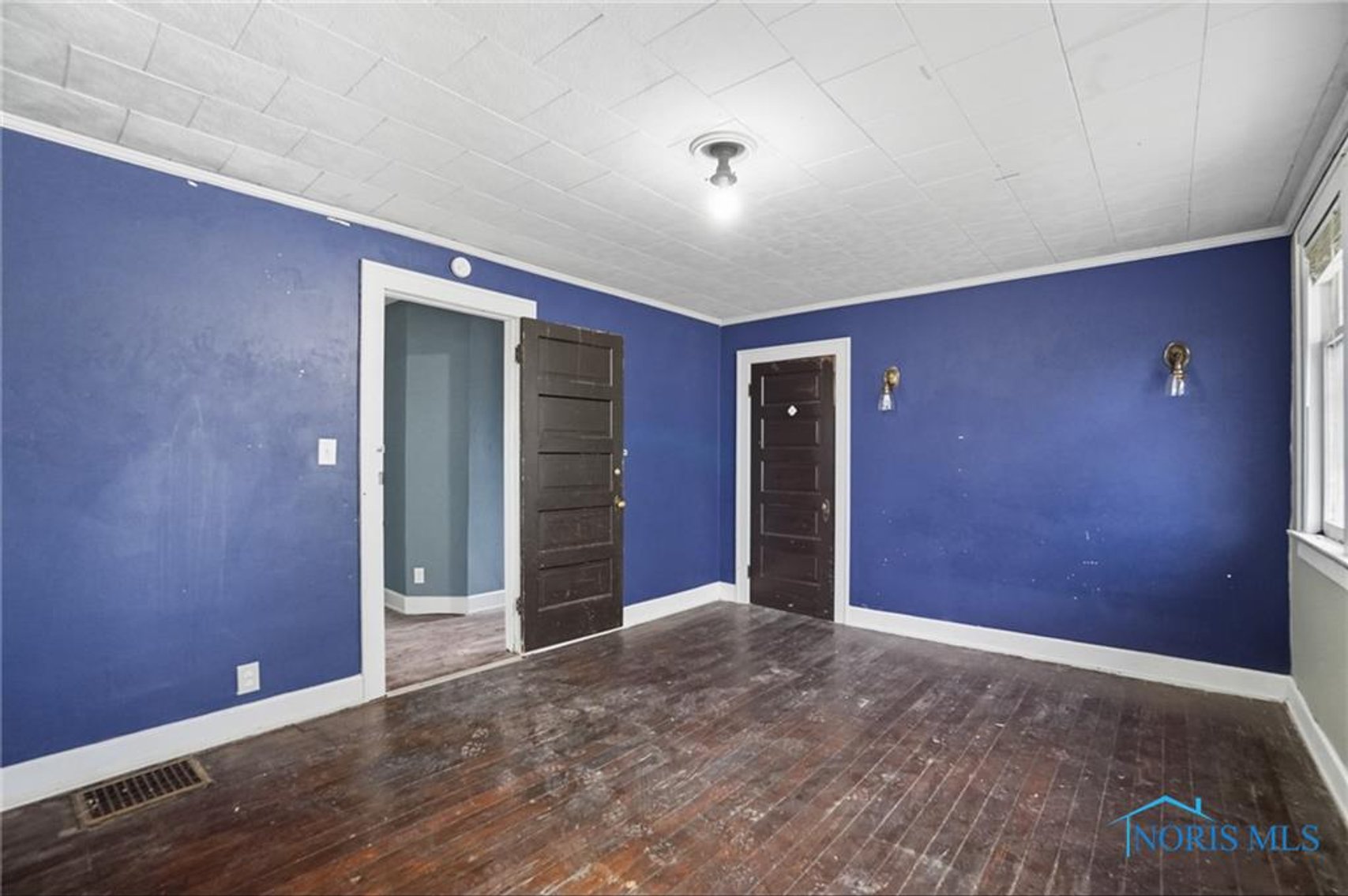 Image for MINIMUM BID AUCTION $149,000! 325 Greenlawn Ave