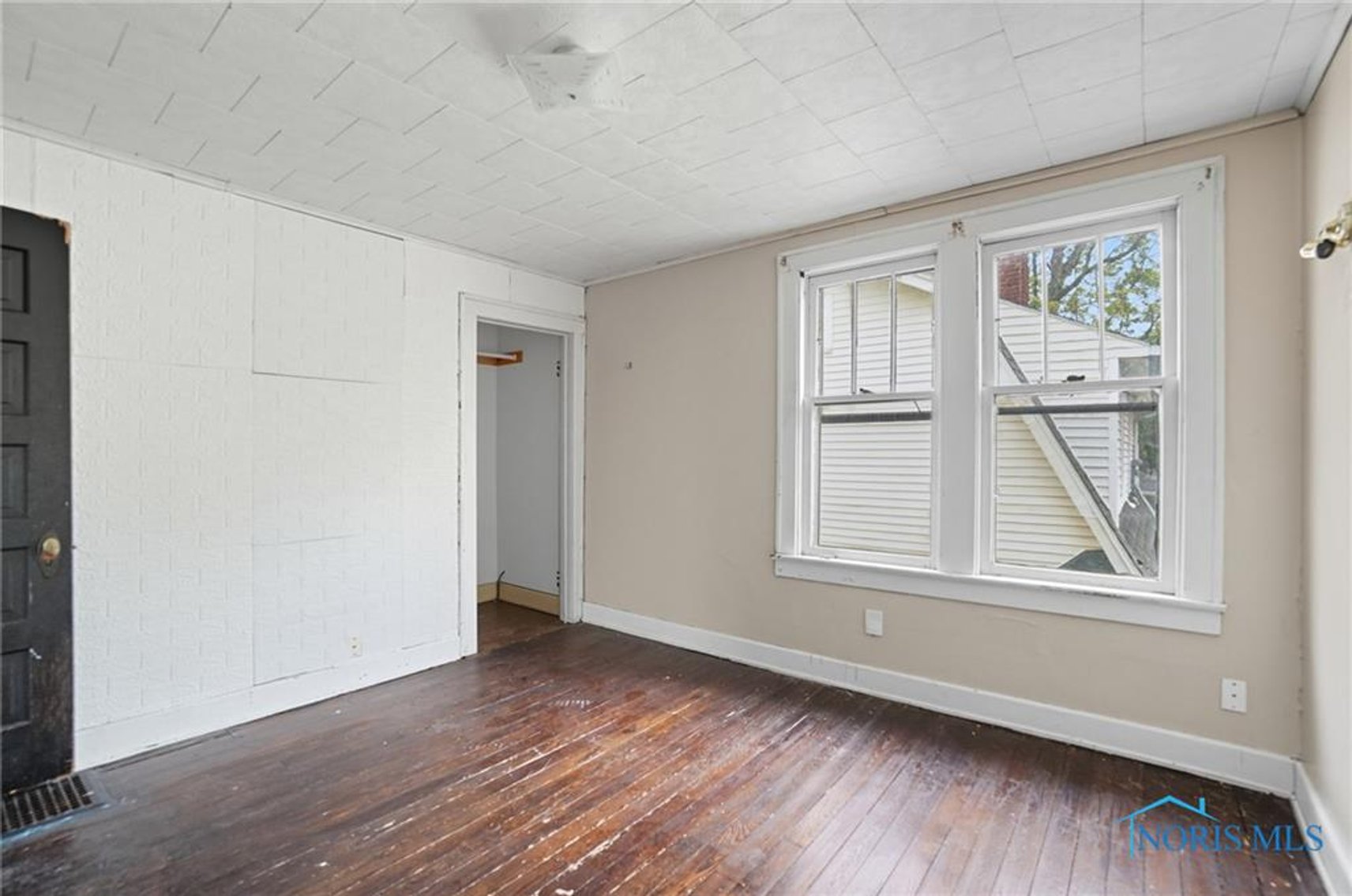 Image for MINIMUM BID AUCTION $149,000! 325 Greenlawn Ave