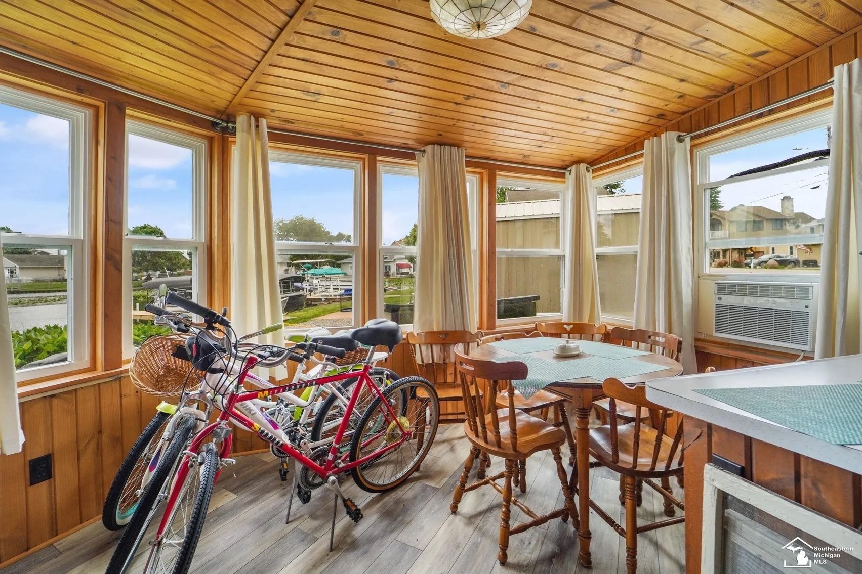 Image for ONLINE ONLY REAL ESTATE AUCTION! 2875 Round Lake Hwy