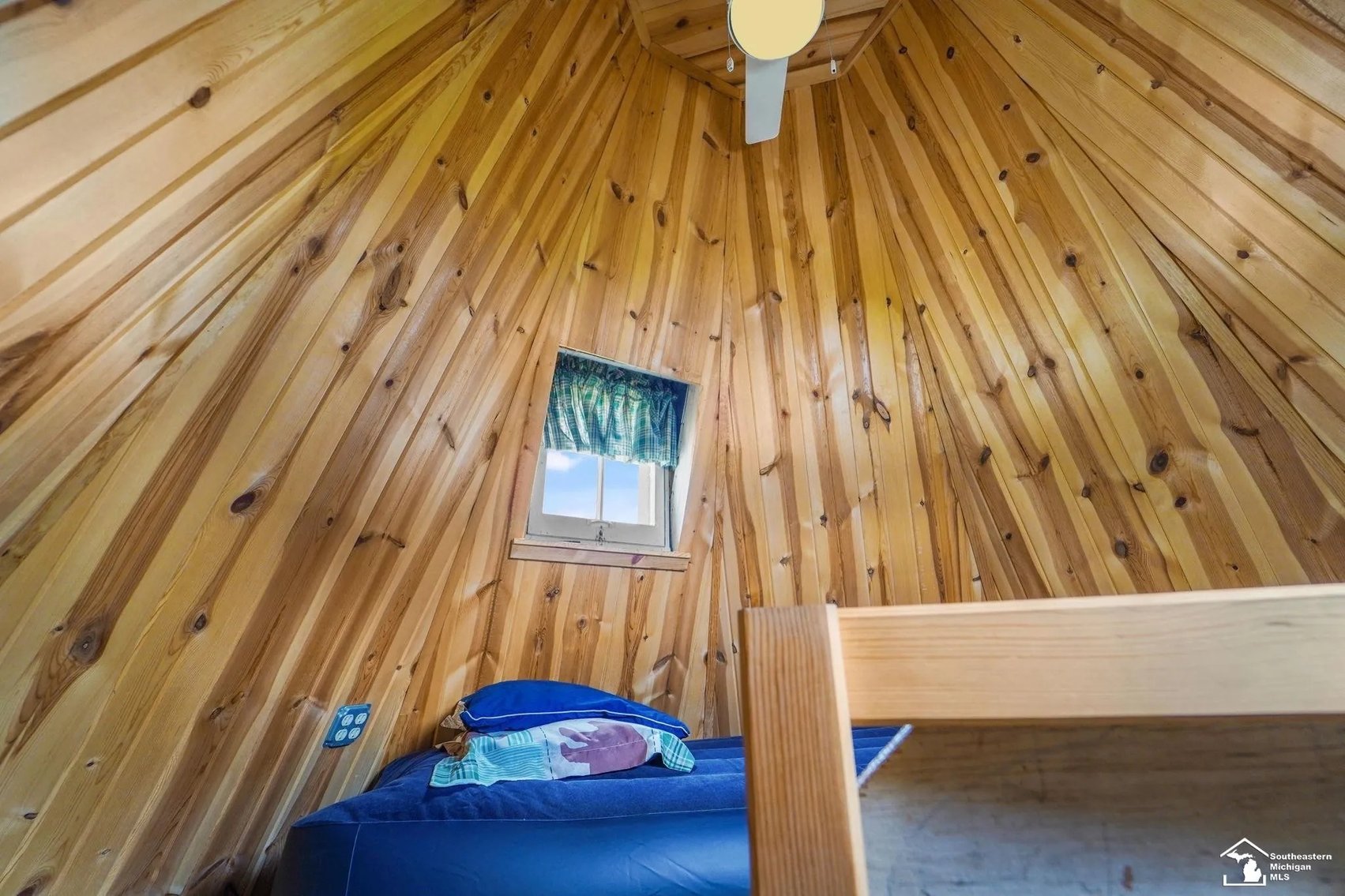 Image for ONLINE ONLY REAL ESTATE AUCTION! 2875 Round Lake Hwy