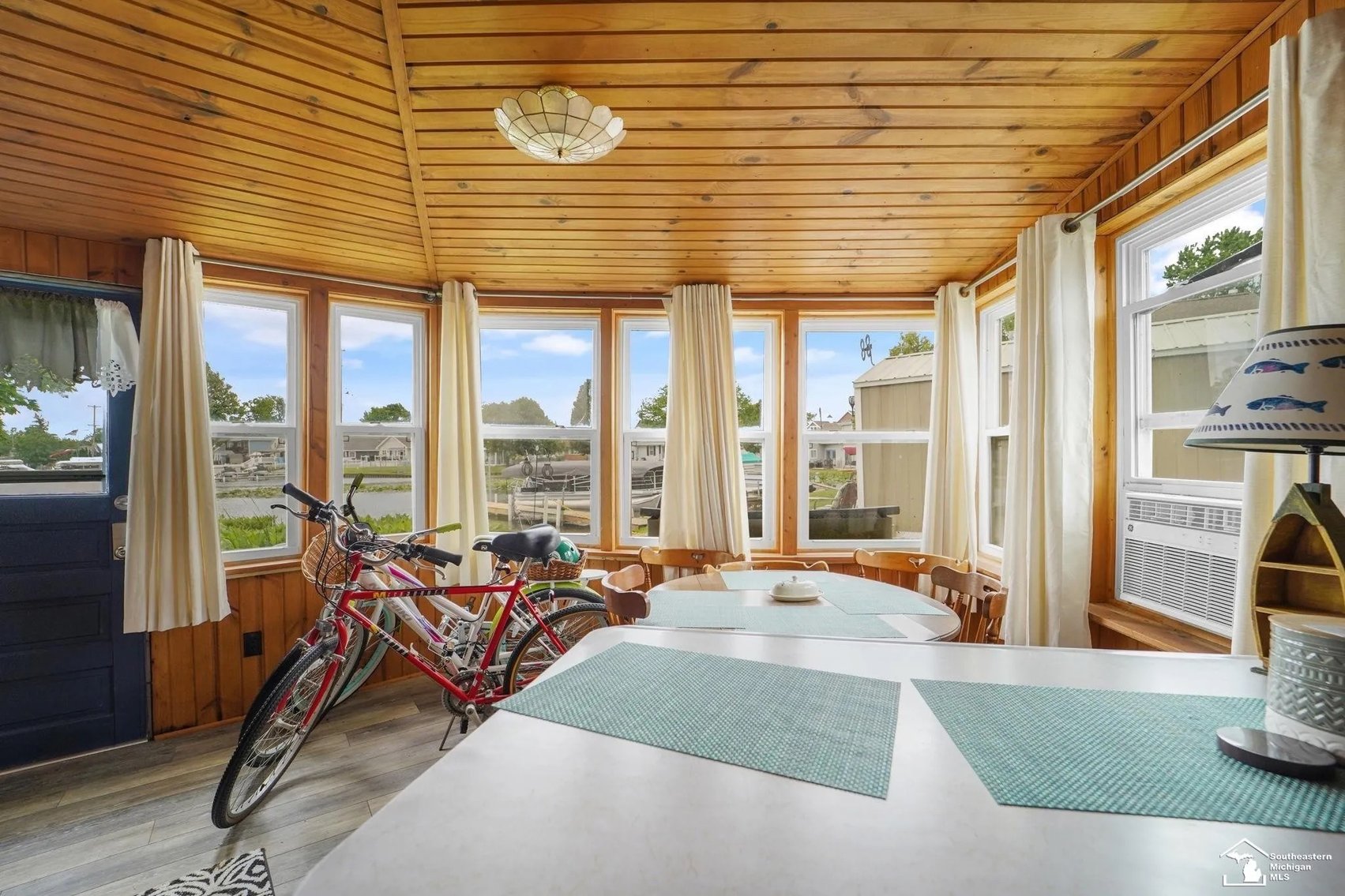 Image for ONLINE ONLY REAL ESTATE AUCTION! 2875 Round Lake Hwy