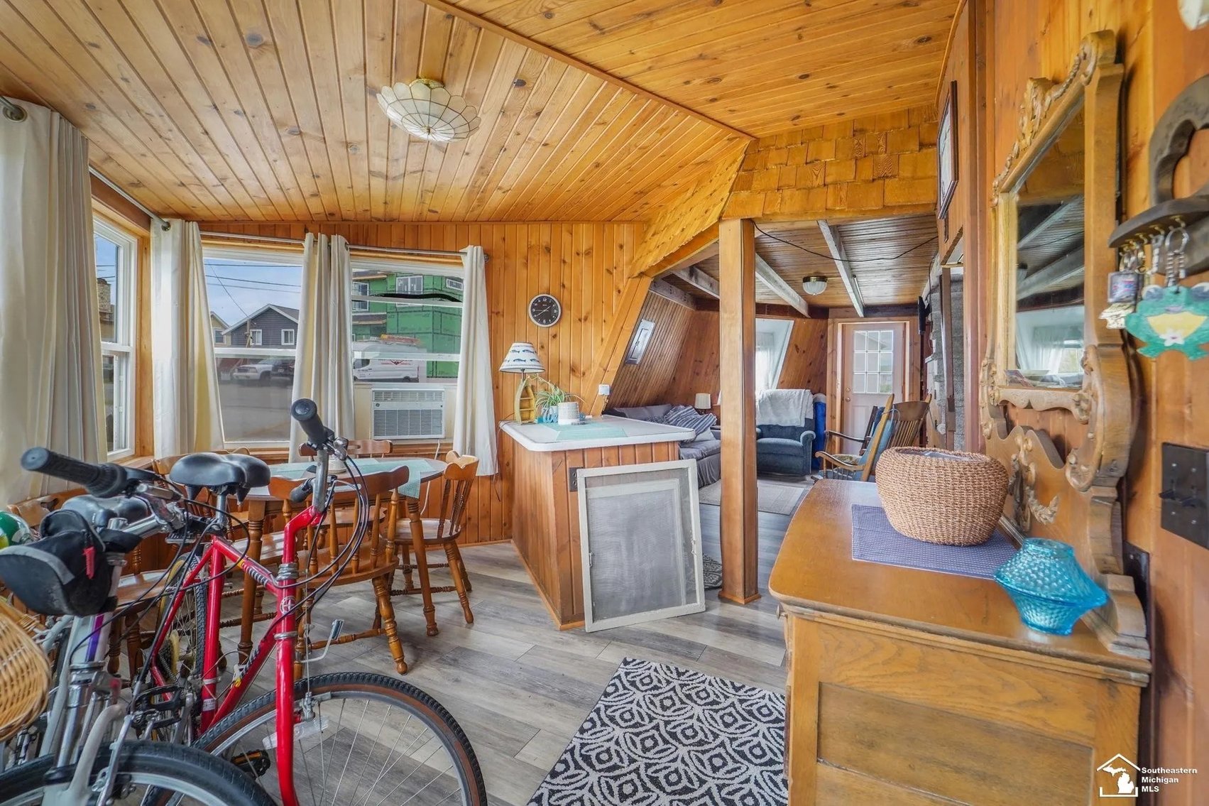 Image for ONLINE ONLY REAL ESTATE AUCTION! 2875 Round Lake Hwy