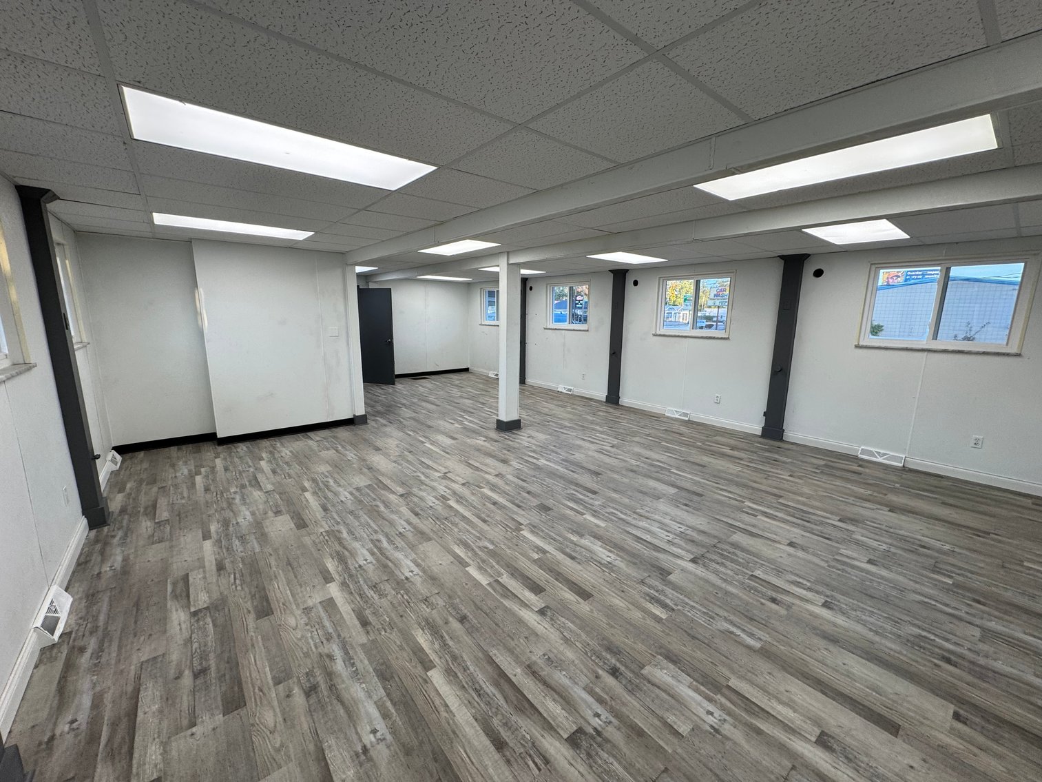 Image for MINIMUM BID AUCTION $99,000! 1916 N Reynolds Rd