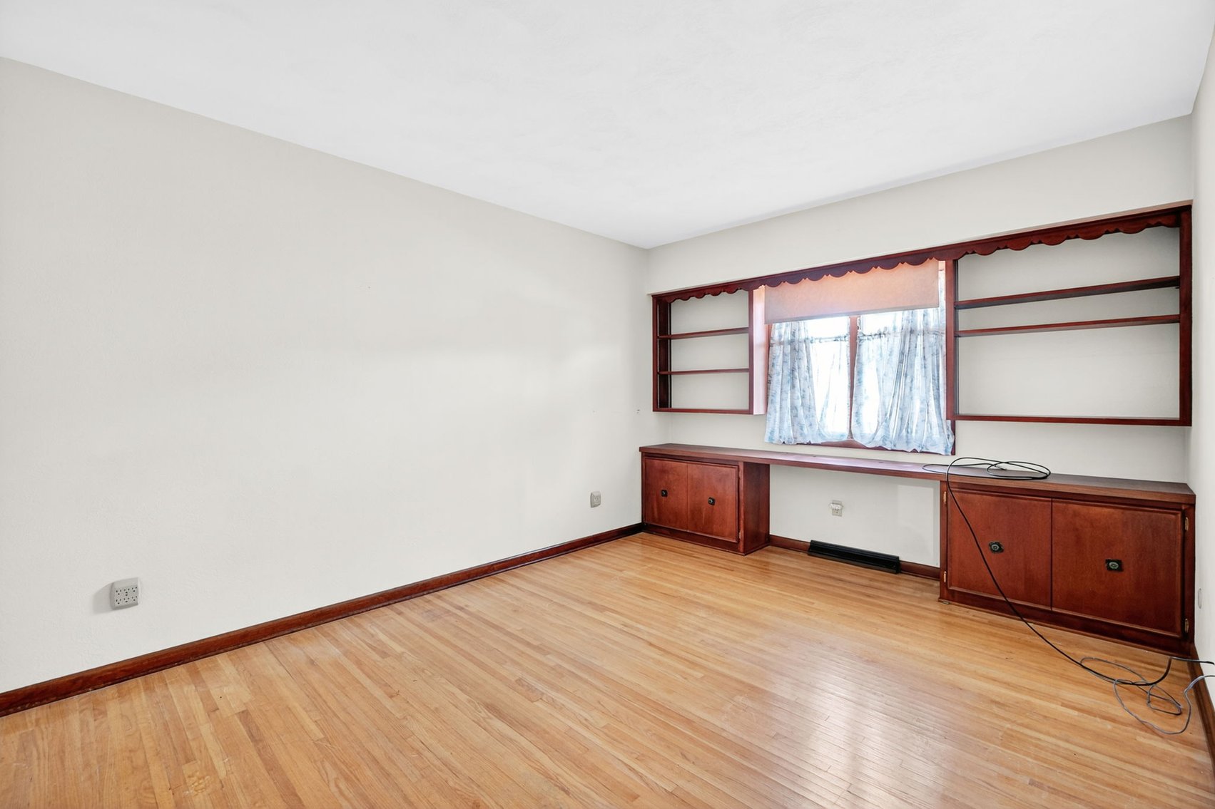 Image for MINIMUM BID AUCTION $99,000! 611 Miami St