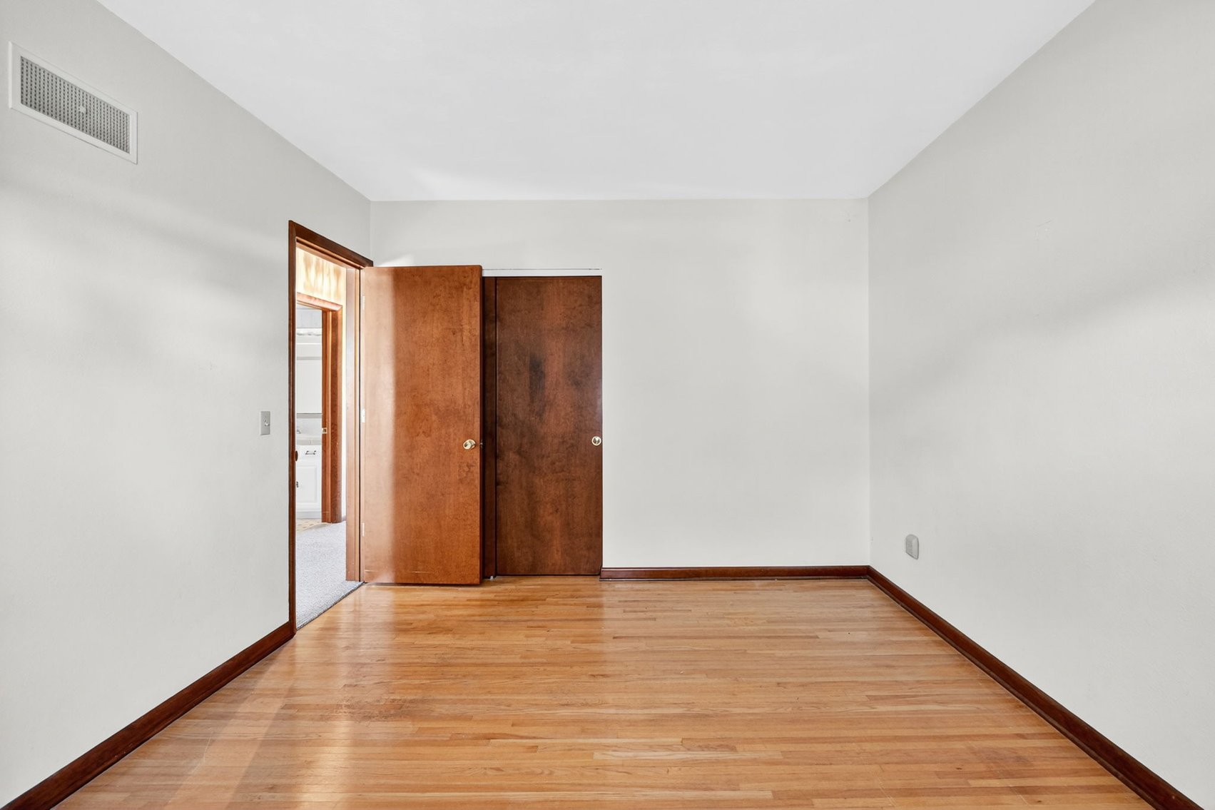 Image for MINIMUM BID AUCTION $99,000! 611 Miami St