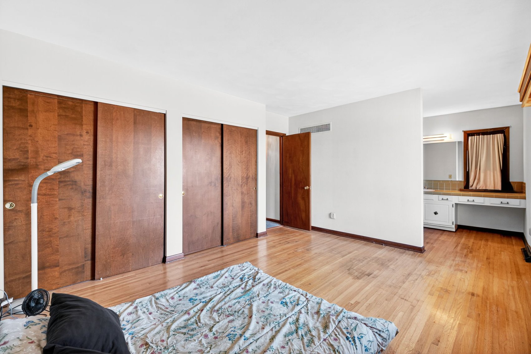 Image for MINIMUM BID AUCTION $99,000! 611 Miami St