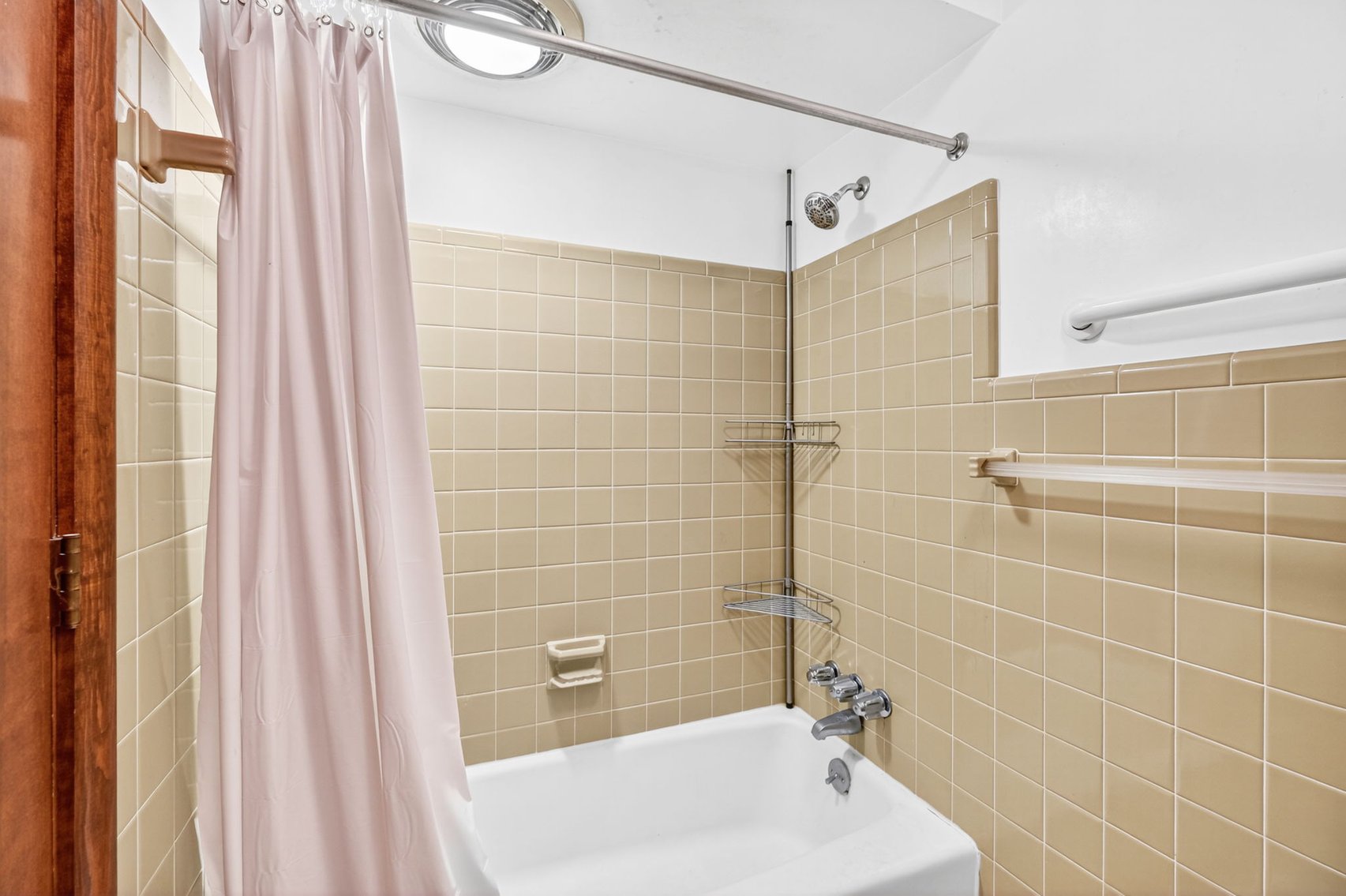 Image for MINIMUM BID AUCTION $99,000! 611 Miami St