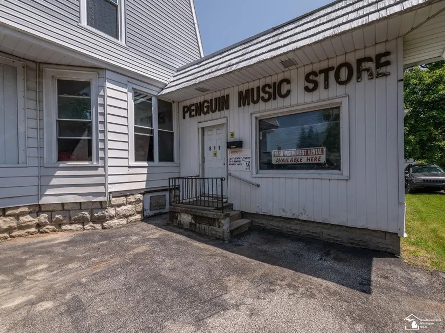 Image for MINIMUM BID AUCTION $49,000! 611 S. Monroe St.