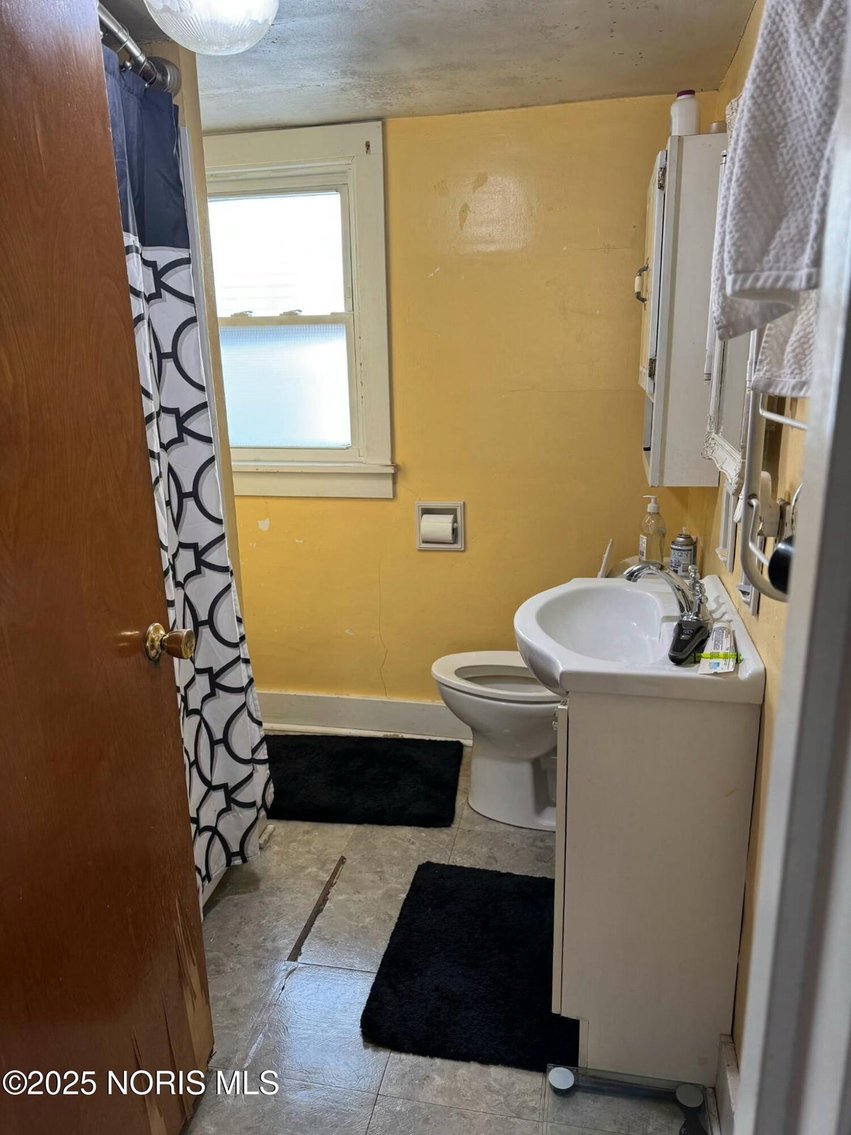 Image for MINIMUM BID AUCTION $70,000! 227 Wabash St