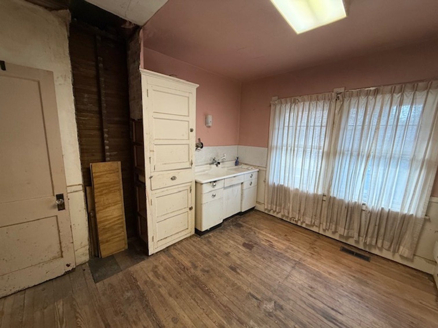 Image for MINIMUM BID AUCTION $29,000! 4419 Lewis Ave