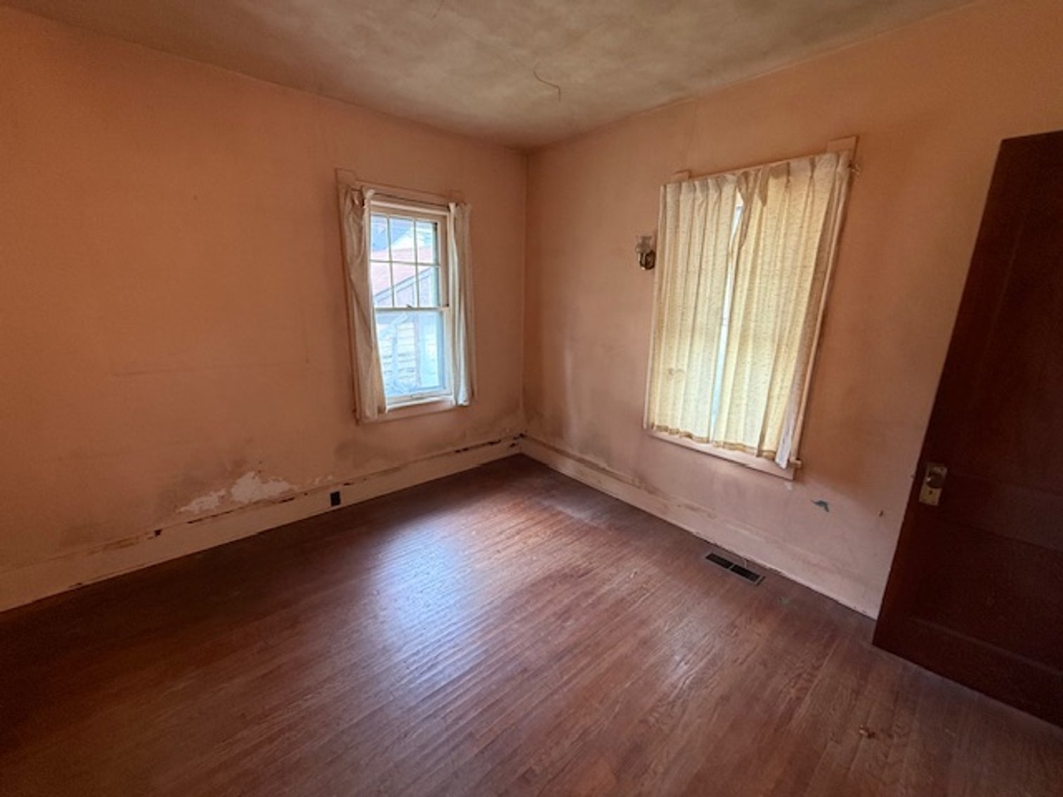 Image for MINIMUM BID AUCTION $29,000! 4419 Lewis Ave