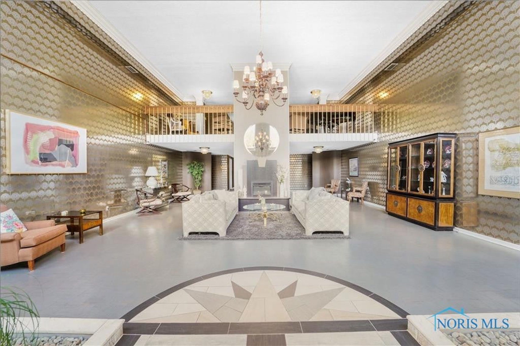 Image for MINIMUM BID AUCTION $110,000! 4343 W. Bancroft St # 4G