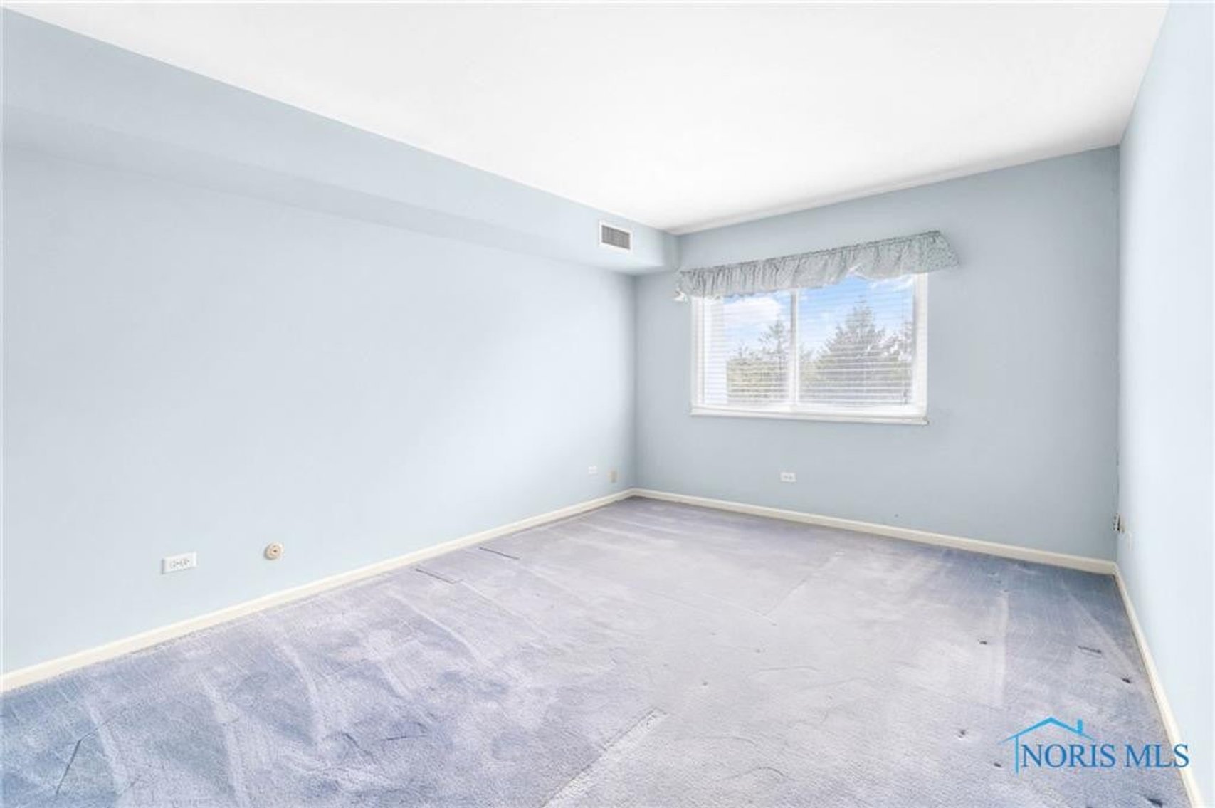 Image for MINIMUM BID AUCTION $110,000! 4343 W. Bancroft St # 4G