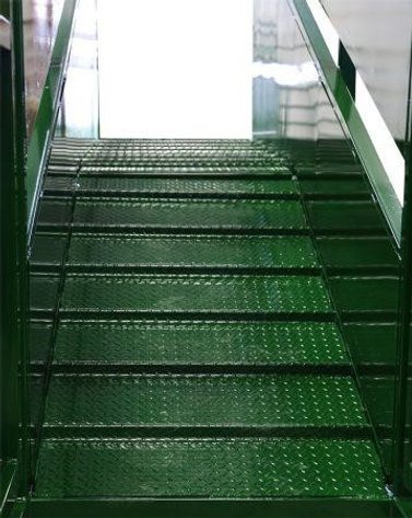 Image for Arrowquip Adjustable Loading Ramp w/ Vet Cage