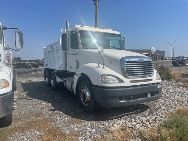 Image for 2006 Freightliner  T/A Single Cab Dump Truck 1FUJA6CK46LW39922 Inv#: 26042