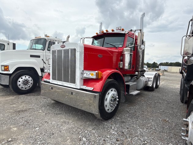 Image for 2014 Peterbilt 389  T/A Daycab Truck Tractor 1NPXGGGG10D221288 Inv# 28284