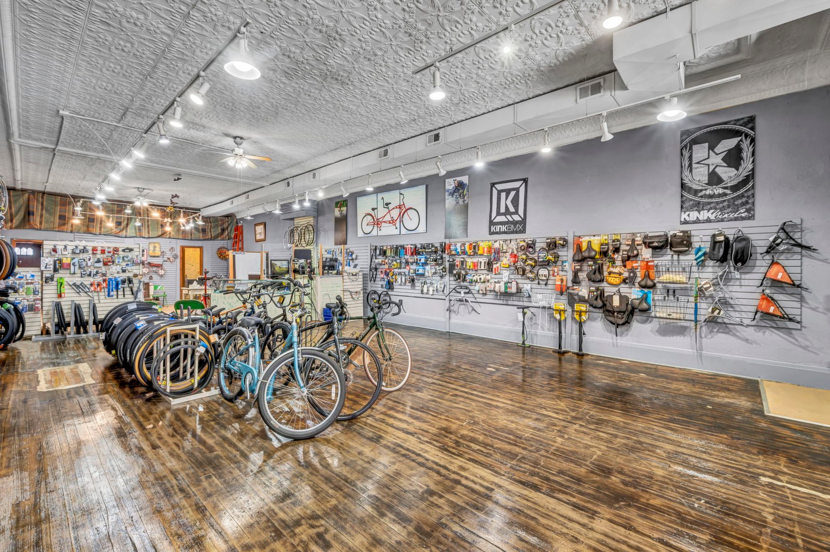 Image for 6050 SF Mixed-Use Retail / 2BR Apartment