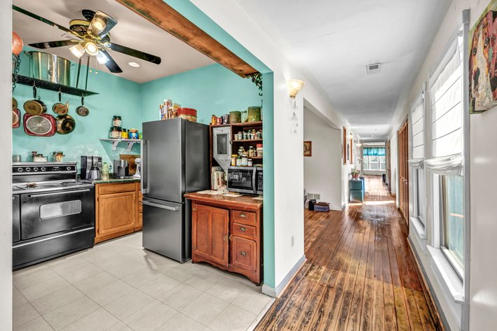 Image for 6050 SF Mixed-Use Retail / 2BR Apartment