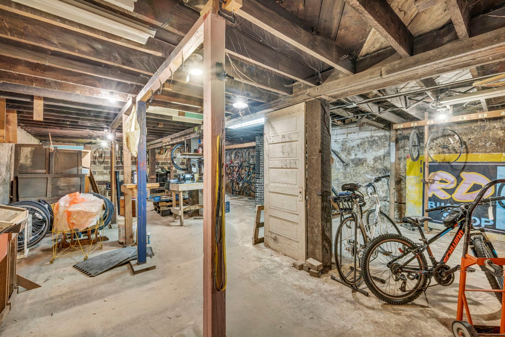 Image for 6050 SF Mixed-Use Retail / 2BR Apartment