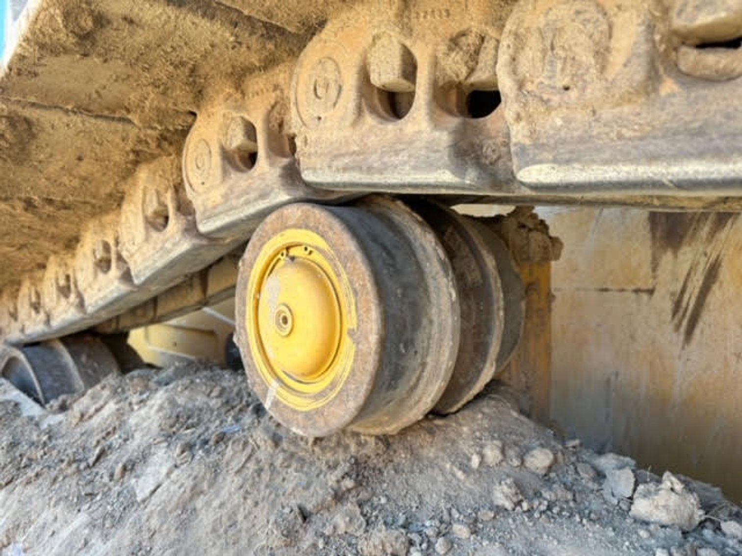 Image for 2016 John Deere 1050K