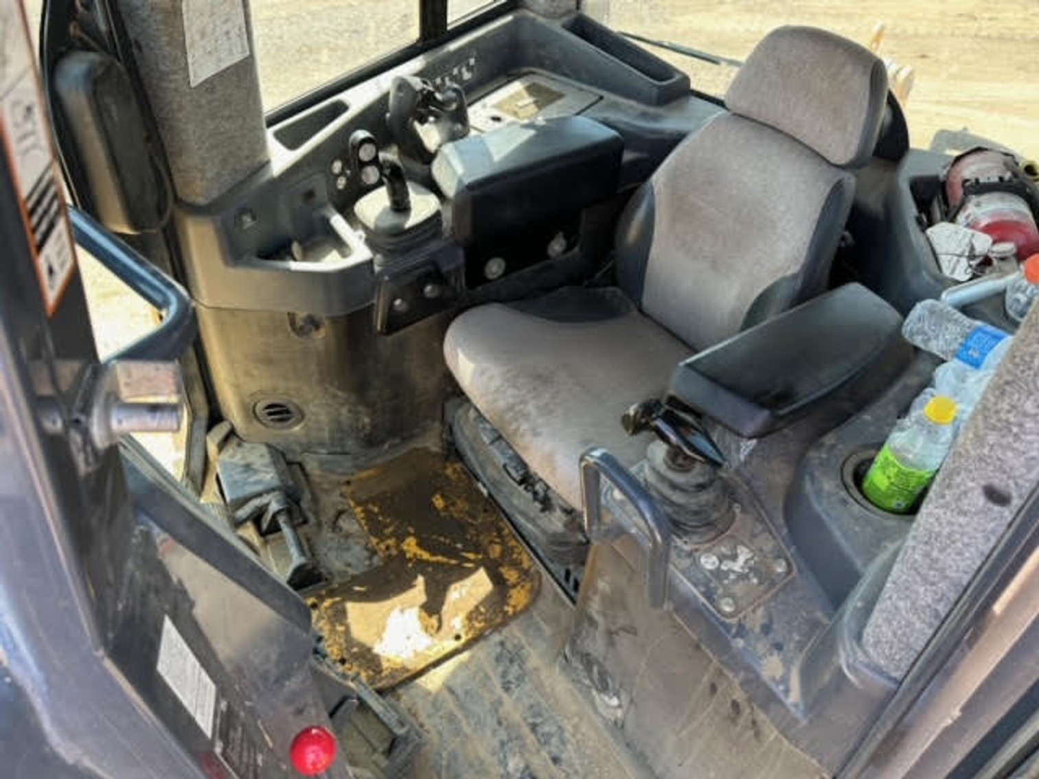 Image for 2016 John Deere 1050K