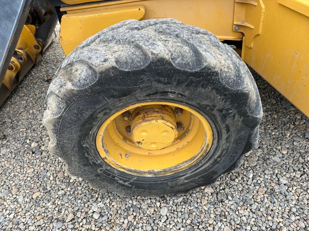 Image for 2015 John Deere 410L 4x4 Backhoe