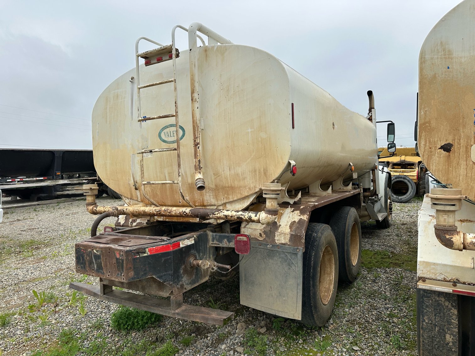 Image for 2011 Freightliner M2 T/A 4000 Gallon Water Truck